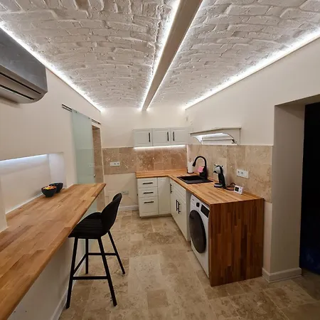 Historical Ultracentral Daire Kaloşvar