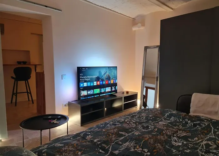 Historical Ultracentral Daire *